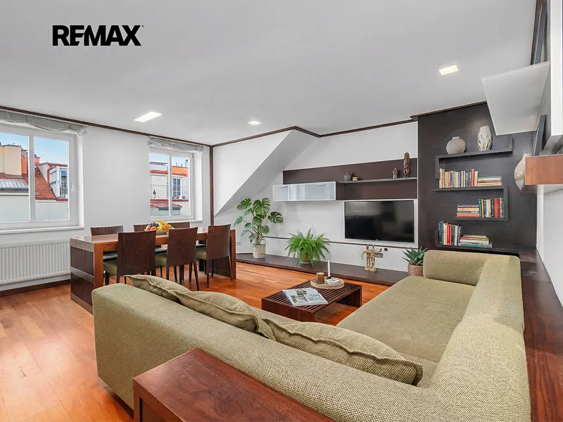 Prodej bytu 3+kk v osobním vlastnictví 107 m², Praha 7 - Holešovice